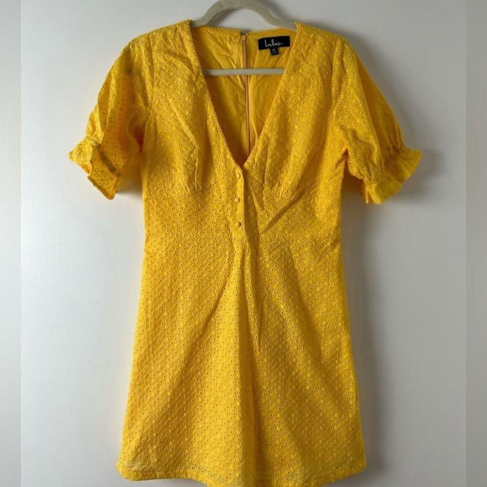 Lulus Good to be Me Golden Yellow Eyelet Lace Midi Dress Size M